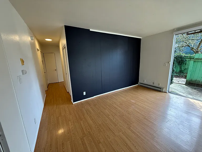 129 11th Ave E #101 — Photo 11