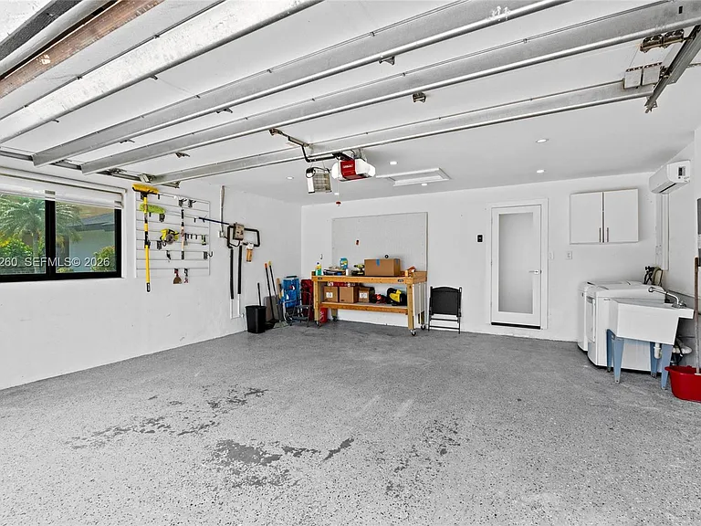 732 SW 95th Ter — Photo 27