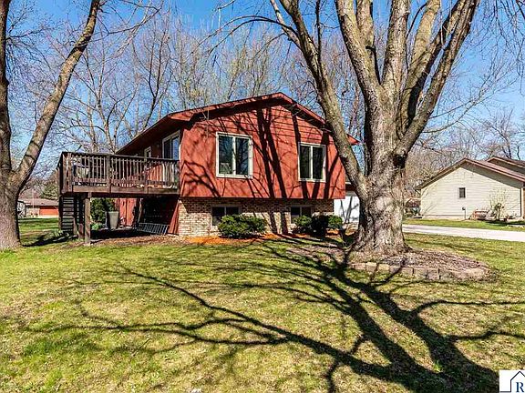 3rd image of 1032 Shady Oak Dr