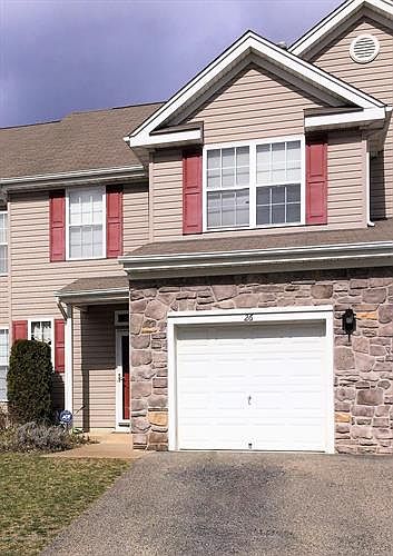 1st image of 26 Manhattan Dr