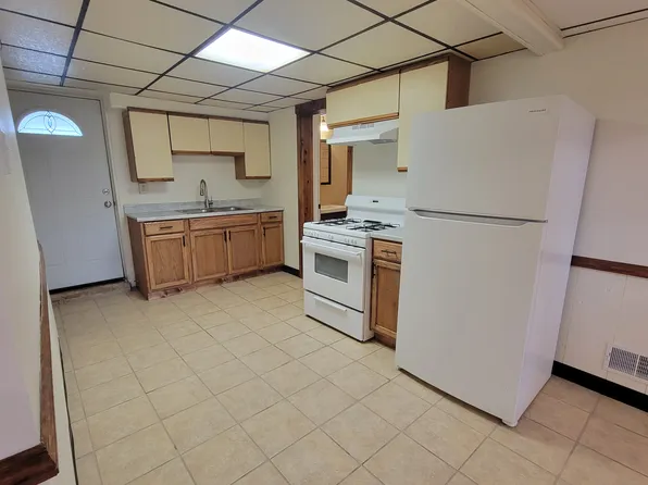 196 Foxwood Rd #3, Coraopolis, PA 15108