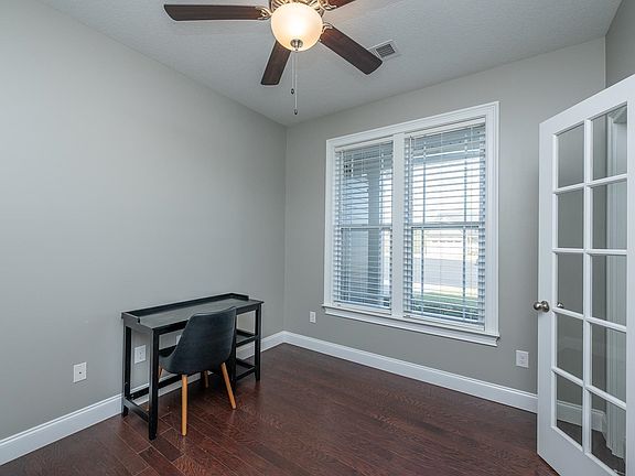 4th image of 215 McCloud Ct