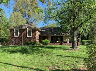 3322 W 95th St, Leawood, KS 66206