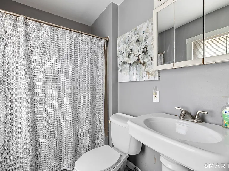 27 Windsor Ave #2 — Photo 11