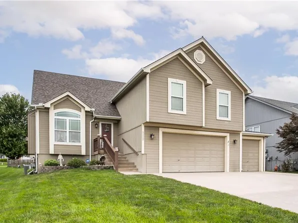 1112 NW 112th Ter, Kansas City, MO 64155
