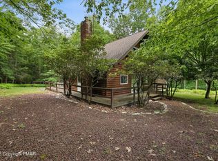 208 Pine Tree Dr, Cresco, PA 18326