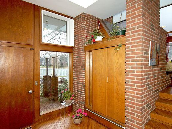 2nd image of 60 Palmer Ln