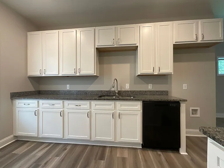819 Ellis St — Photo 6