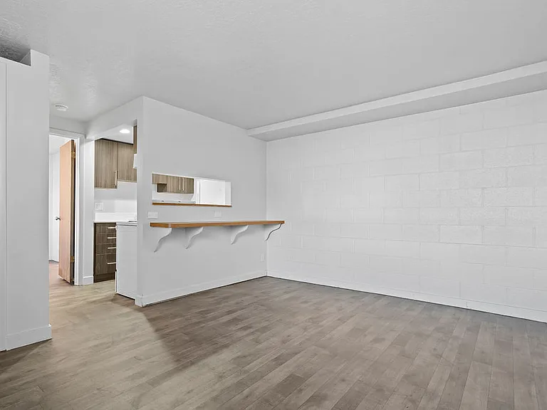 Twin Creek Apartments — Photo 3