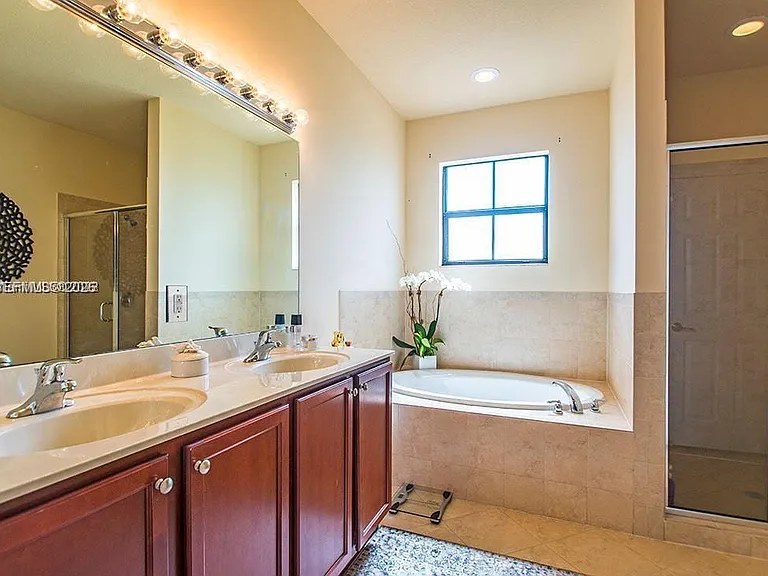 1522 SW 144th Ave — Photo 16