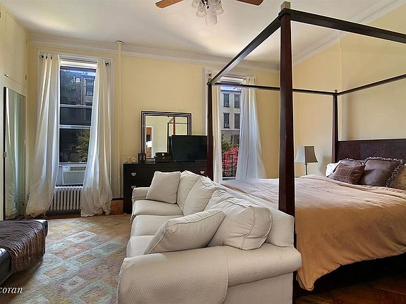 5th image of 848 President St