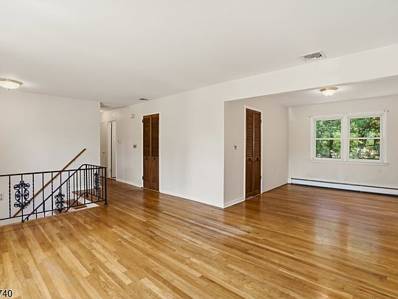 3rd image of 11 Ray Ave