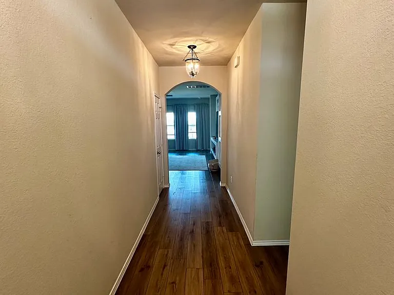 1812 Bee Creek Loop — Photo 3