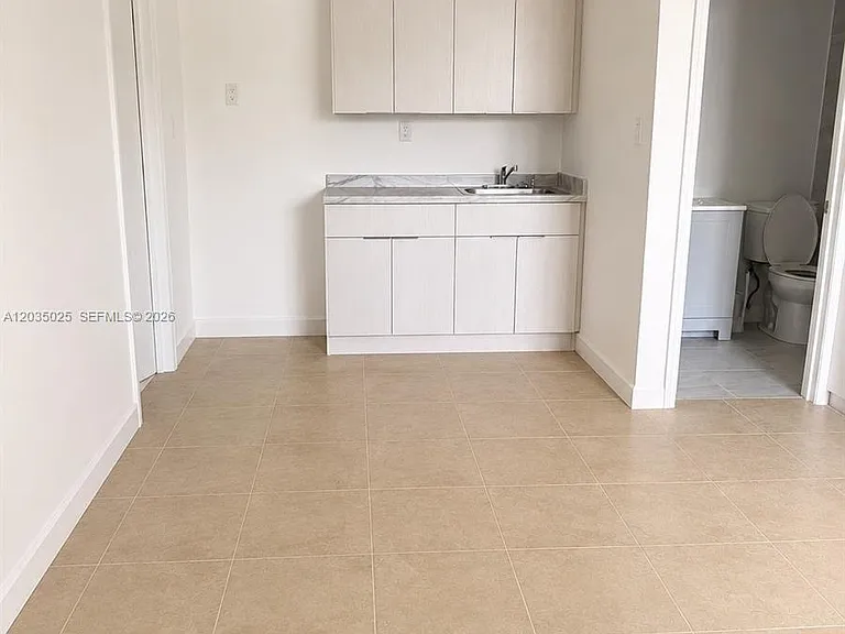 11931 SW 132nd Ave #EFFICIENCY — Photo 1