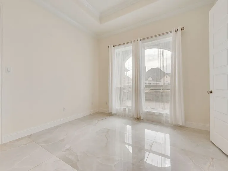 1424 Silent Springs Dr — Photo 17