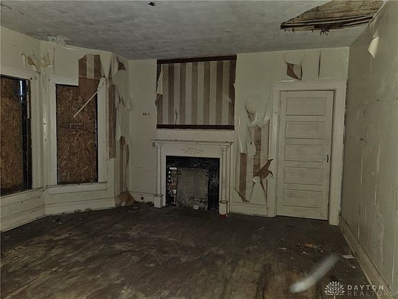 5th image of 727 W High St