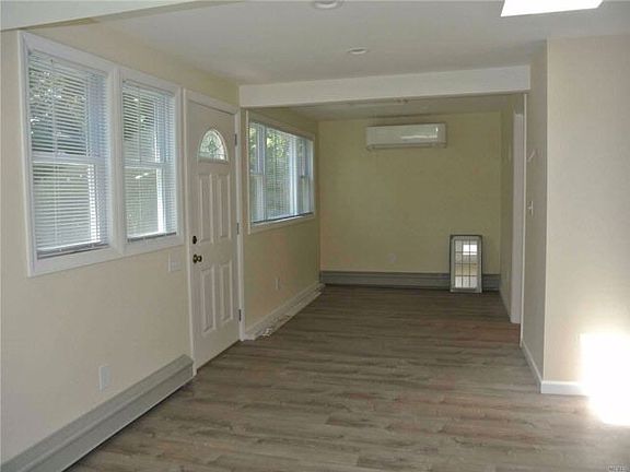 2nd image of 16B Stratford Ave