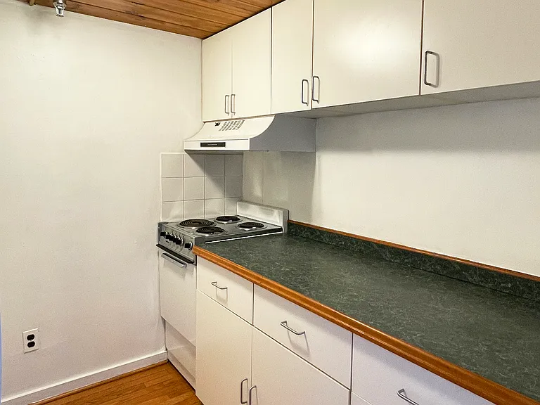 Separate kitchen