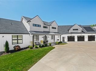 211 McMichael Rd, Carnegie, PA 15106