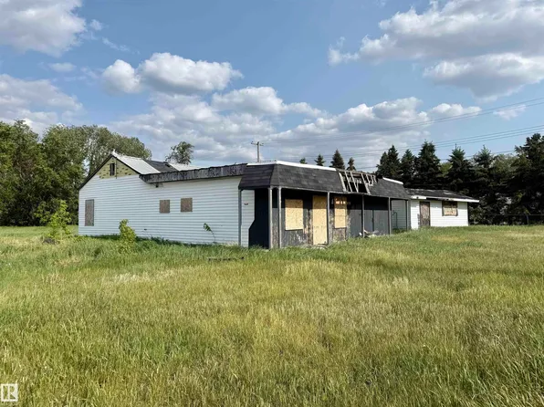 4913 & 4909 49th Ave, Saint Paul, AB T0A 3A3