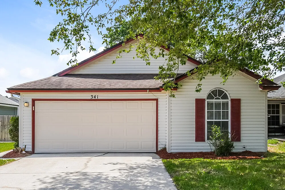 3 bed, 2.0 bath, 1259 sqft, $2,005 — Photo 1