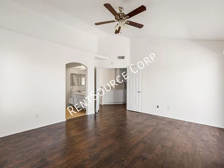 2145 W Avenue P8 — Photo 26