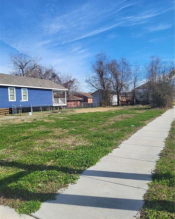 2nd image of 1501 Tennessee St