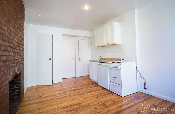 Rented by City Connections Realty | media 11