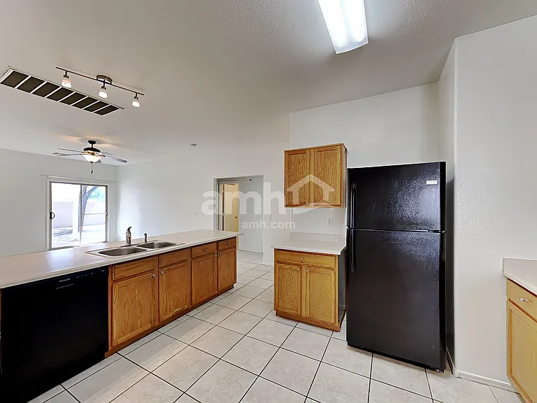 6513 W Miami St — Photo 4