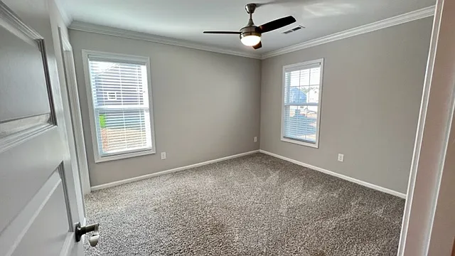 228 Patriot Dr — Photo 32