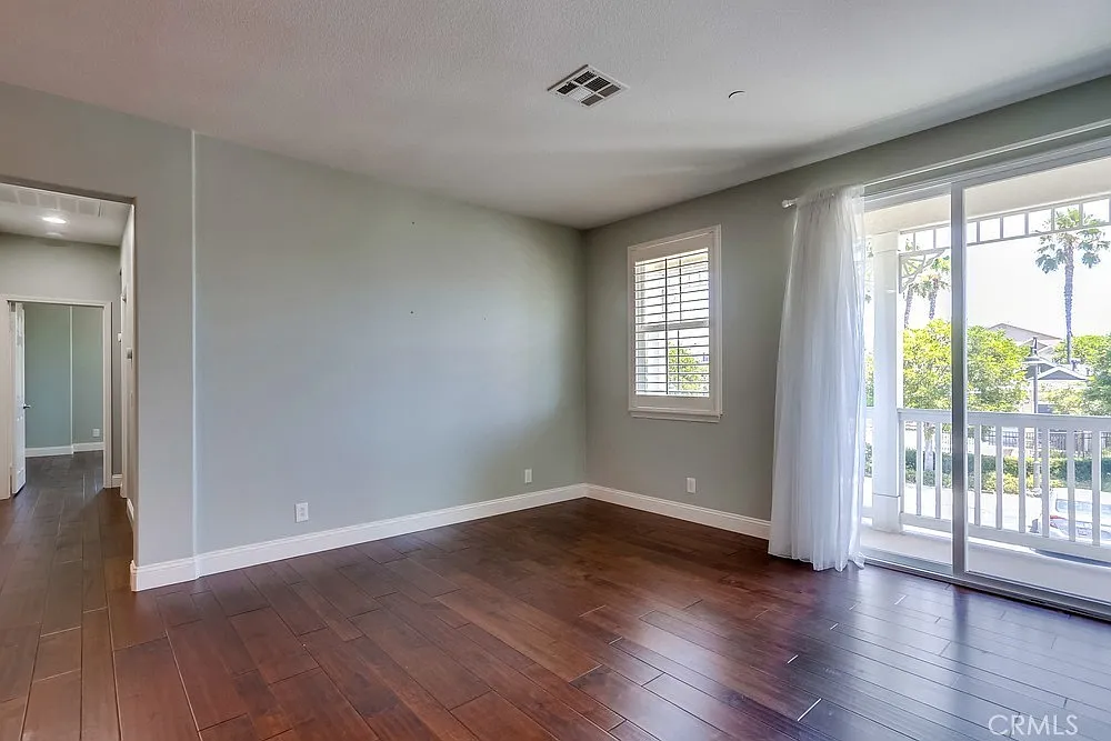 2 bed, 1261 sqft, $3,750 — Photo 4