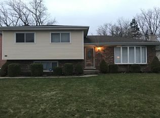 9120 Knight Ave, Des Plaines, IL
