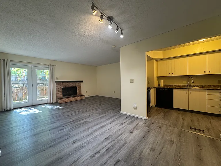 2039 Silent Spring Dr — Photo 3