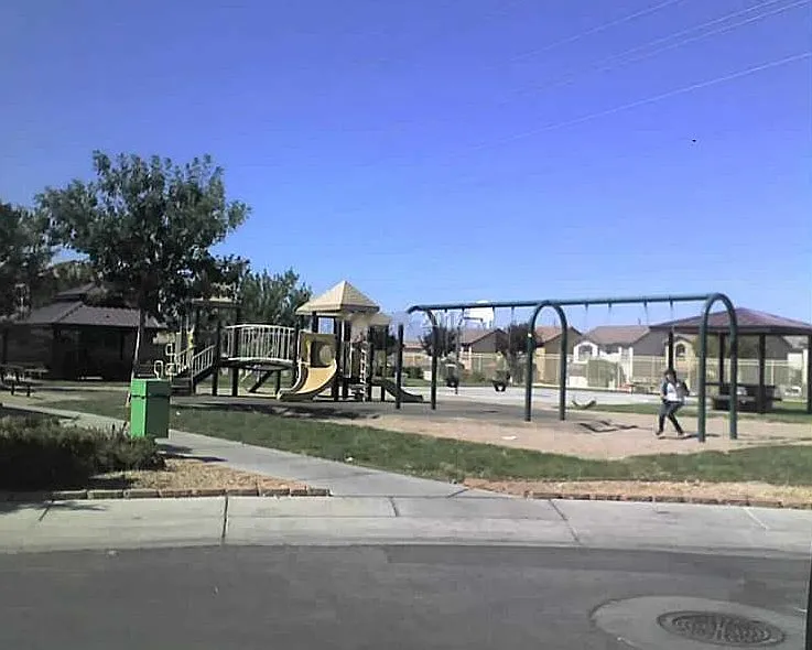3 bed, 1230 sqft, $1,500 — Photo 2