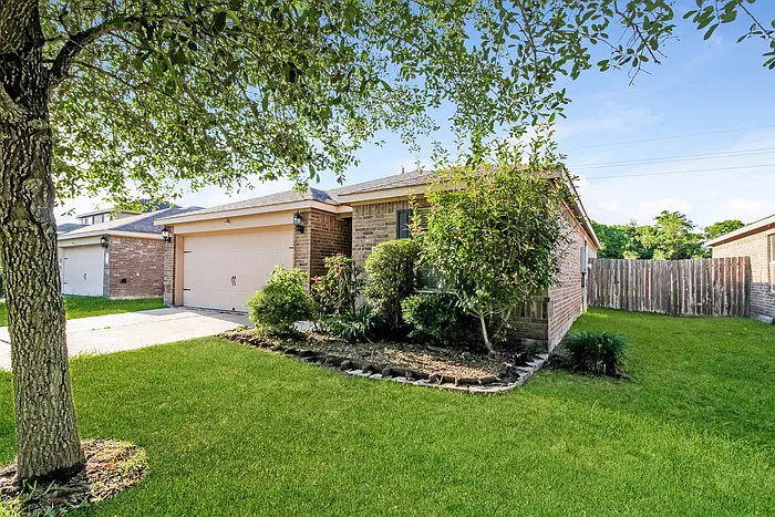 2107 Golden Topaz Dr — Photo 3
