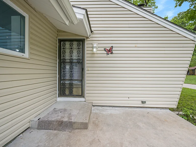 8207 Webster Ave #7 — Photo 23