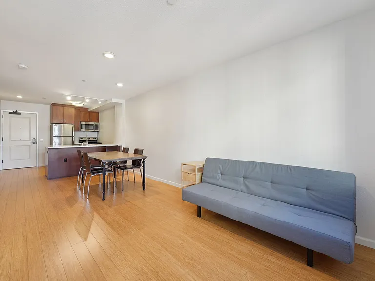 Addison Arts Apartments — Photo 92