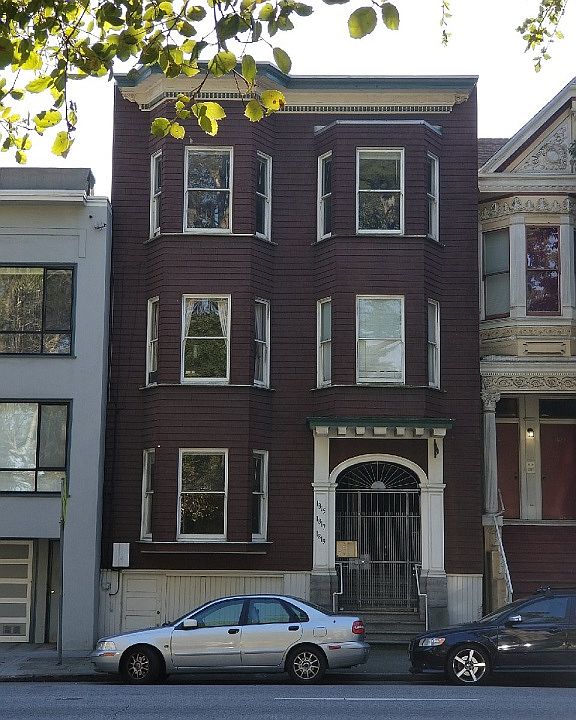 1st image of 1815B Oak St