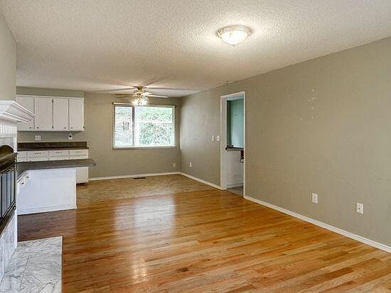 2nd image of 2020 183rd Ave NE