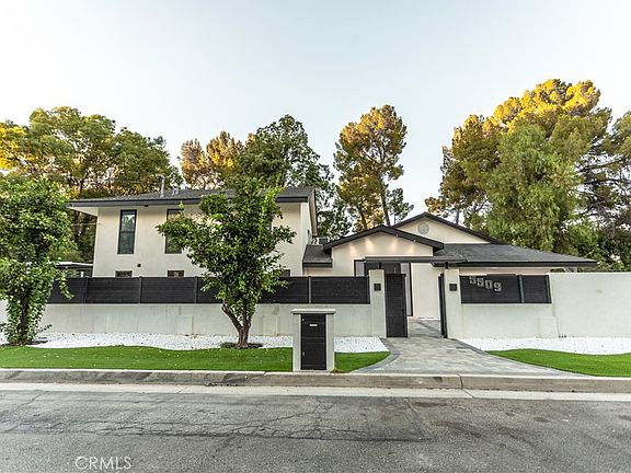 2nd image of 5509 Oakdale Ave