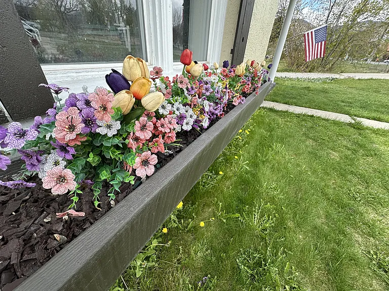 150 E Main St — Photo 2