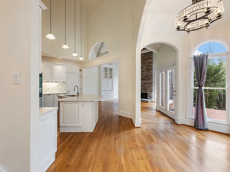2373 Bronze Oak Ln — Photo 16