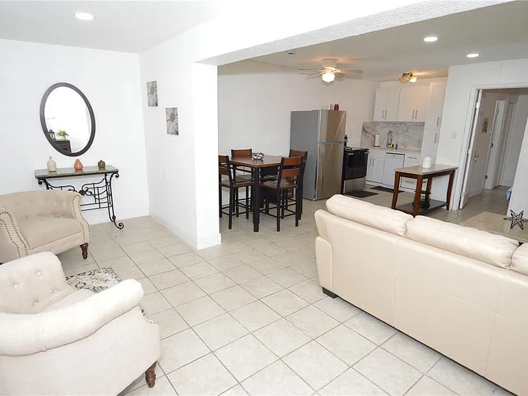 156 146th Ave E #B — Photo 8