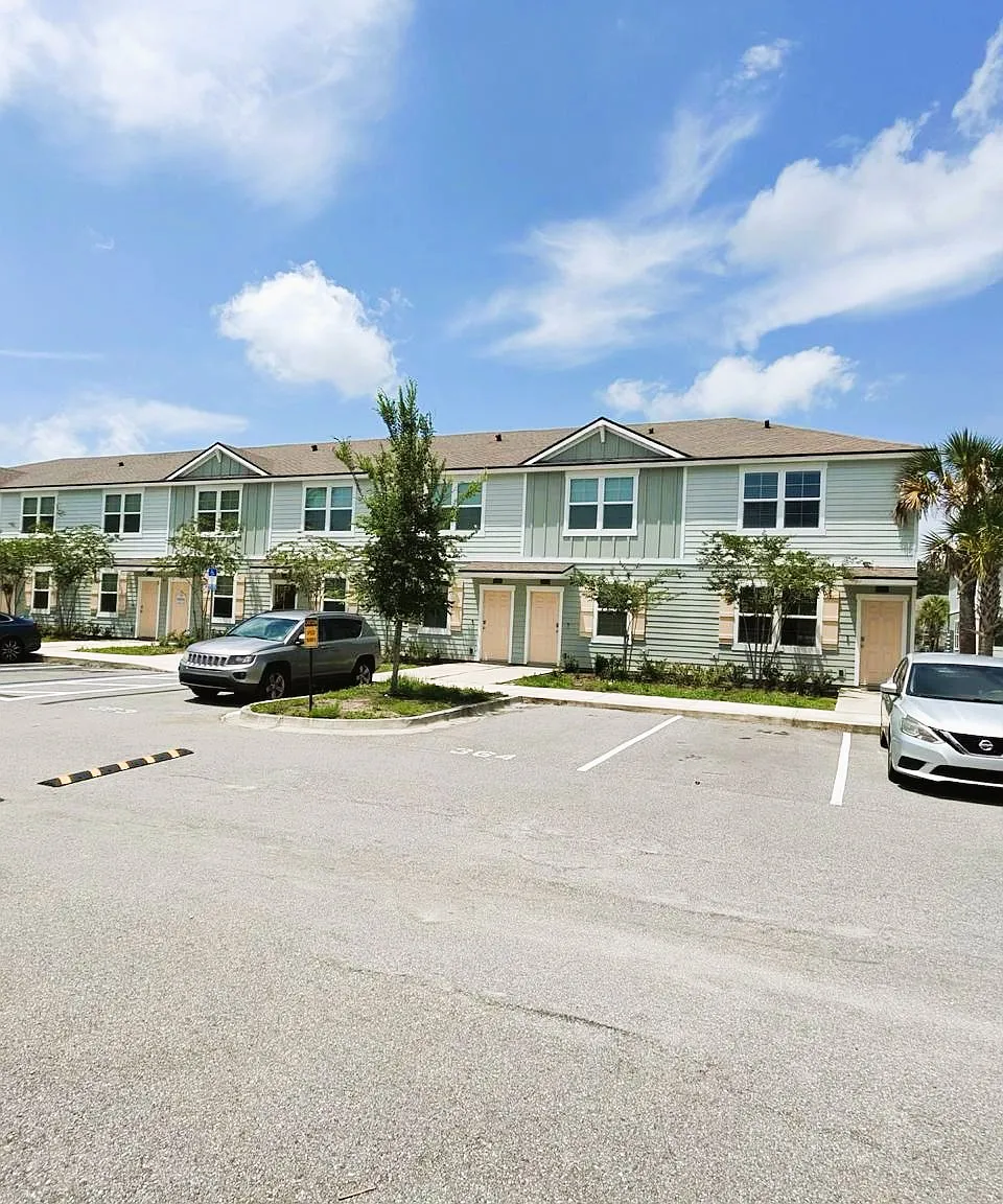 2 bed, 2.5 bath, 1110 sqft, $1,710 — Photo 3
