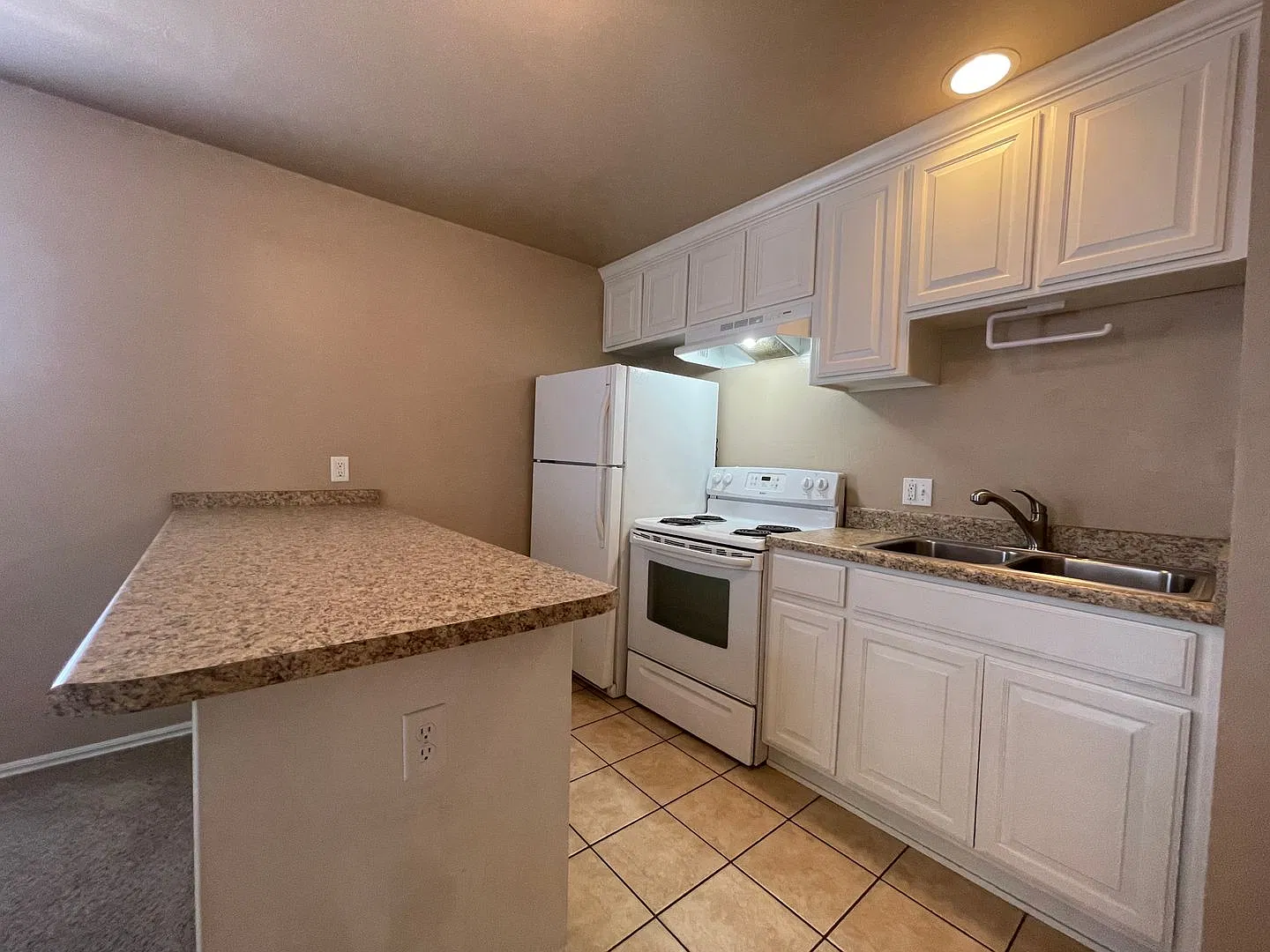 Campus Corner Apartments — Photo 4