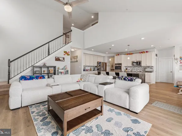 6 Henry House Cir, Taneytown, MD 21787
