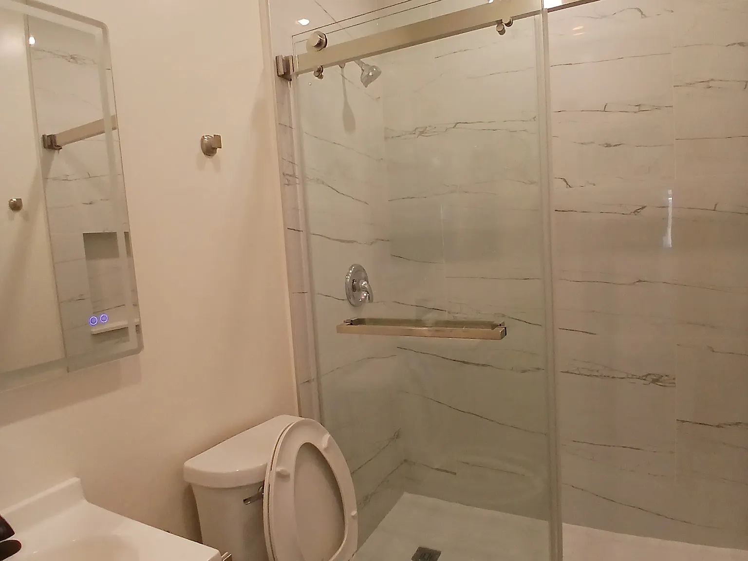 6 bed, 1965 sqft, $900 — Photo 4