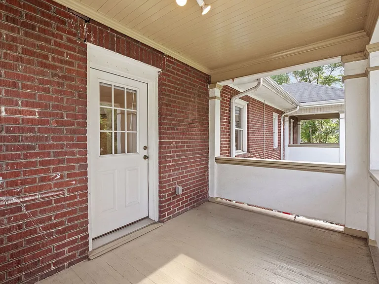 Gilmer Apartments — Photo 12
