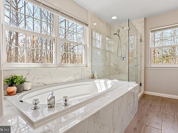 5th image of 2424 Springbrook Ct