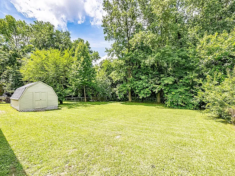 6814 Barrington Dr — Photo 19